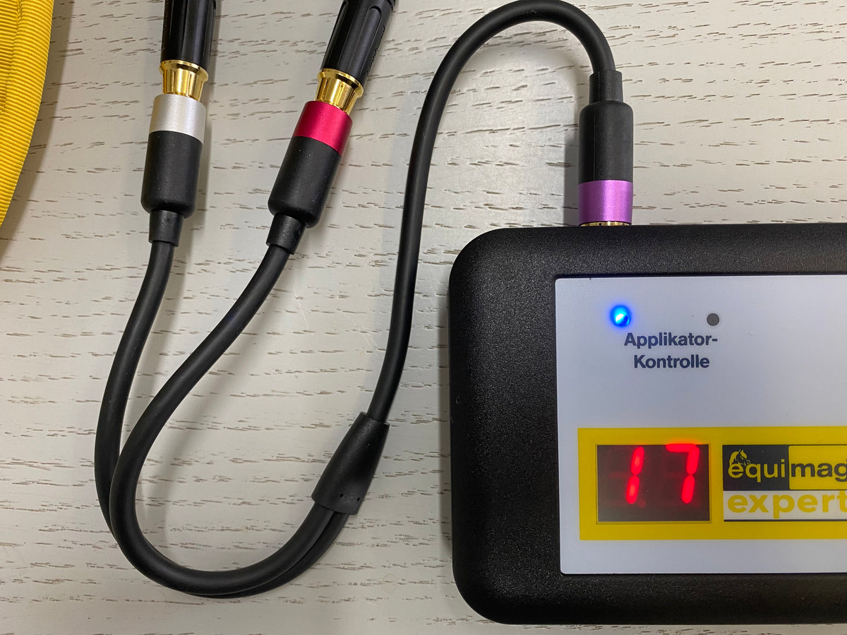 Y-Adapter zum Anschluss von zwei Applikatoren an einer Buchse des Steuergerätes